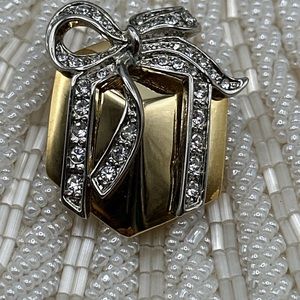 Gift Box Brooch Rhinestone decorated silver plated and gilded Thailand #030